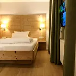 Wuerttembergischer Hof Otel