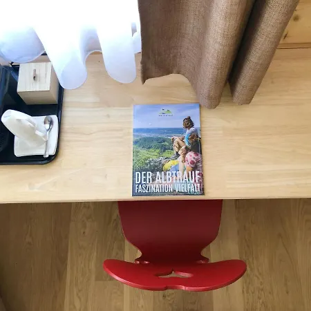 霍夫符腾堡舒适餐厅酒店 特克下的基希海姆