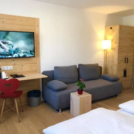 Wuerttembergischer Hof 2*