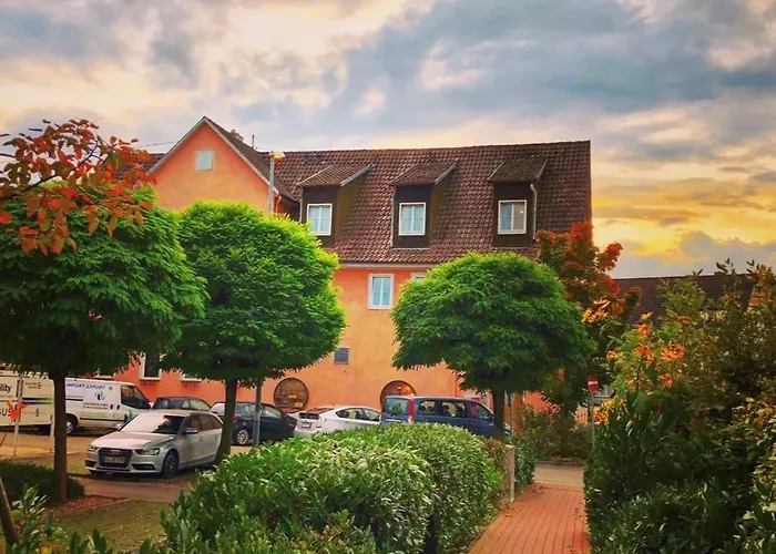 霍夫符腾堡舒适餐厅酒店 2* 特克下的基希海姆