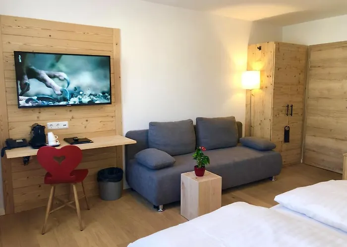 霍夫符腾堡舒适餐厅酒店 2*