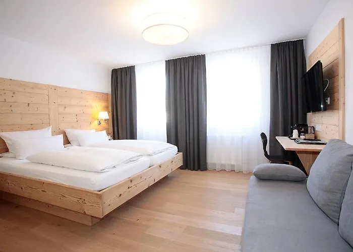 霍夫符腾堡舒适餐厅酒店 2*