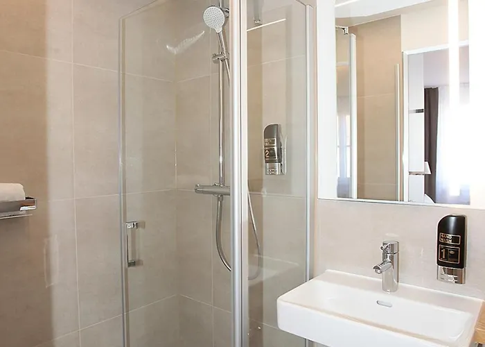 霍夫符腾堡舒适餐厅酒店