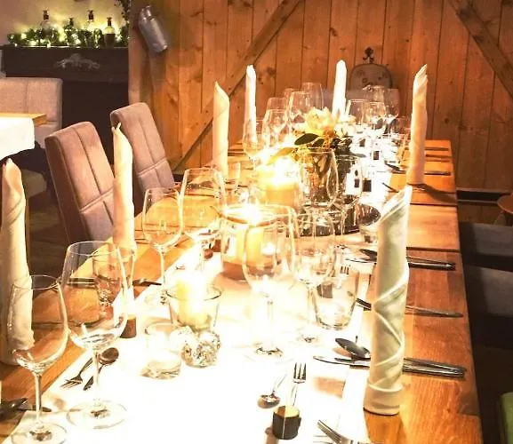 霍夫符腾堡舒适餐厅酒店 2*